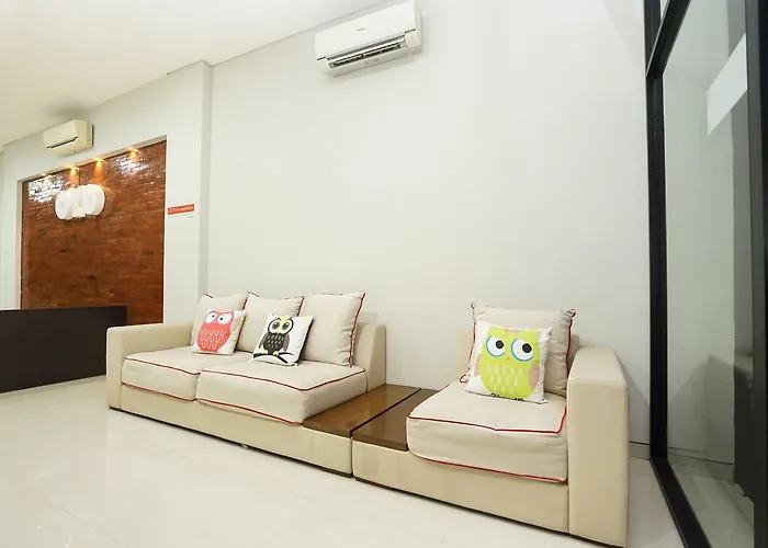 Capital O 449 The Colins Hotel Surabaya